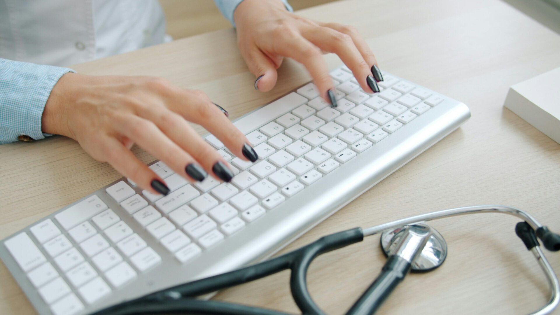 social media healthcare marketing